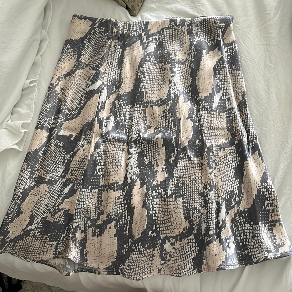 H&M SNAKE SKIRT